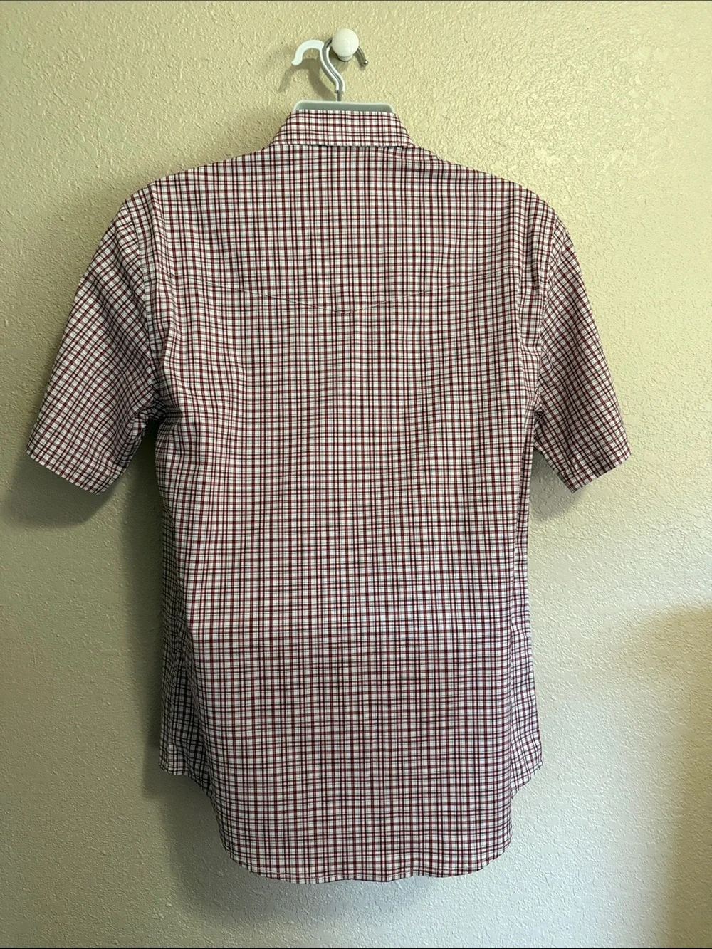 Wrangler Red and White Plaid Short-Sleeve Button-Down Shirt